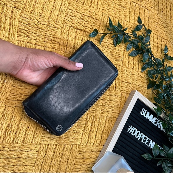 Authentic Black Gucci Slim Wallet - Picture 6 of 6